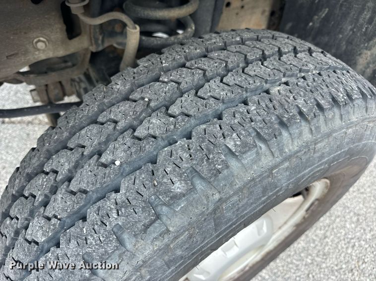 image for item DV1932 2005 Ford F250 Super Duty XL utility bed pickup truck