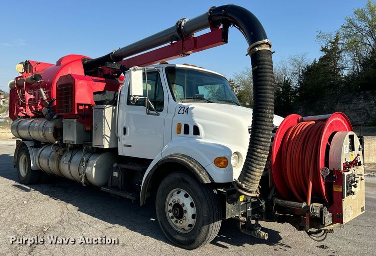 image for item DV1933 2004 Sterling L7500 sewer jetter truck