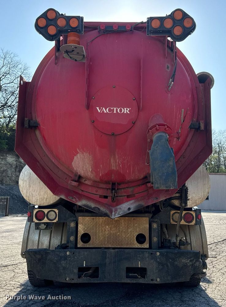 image for item DV1933 2004 Sterling L7500 sewer jetter truck