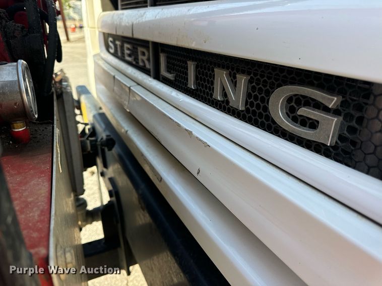 image for item DV1933 2004 Sterling L7500 sewer jetter truck