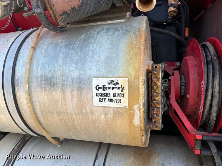 image for item DV1933 2004 Sterling L7500 sewer jetter truck