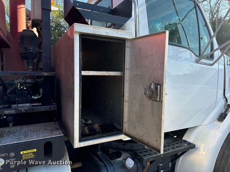 image for item DV1933 2004 Sterling L7500 sewer jetter truck