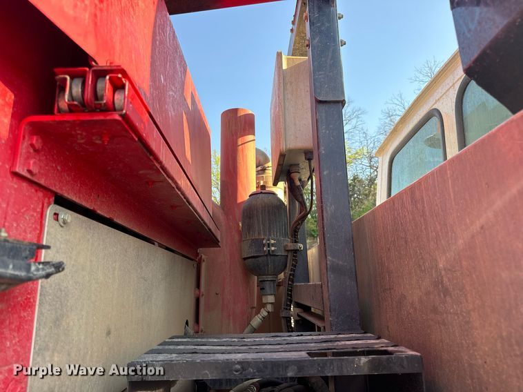 image for item DV1933 2004 Sterling L7500 sewer jetter truck