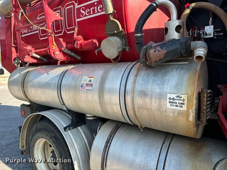 image for item DV1933 2004 Sterling L7500 sewer jetter truck