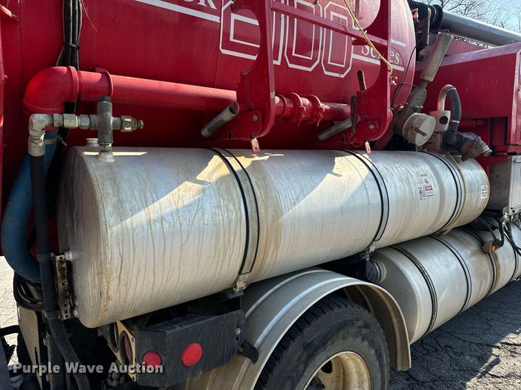 image for item DV1933 2004 Sterling L7500 sewer jetter truck