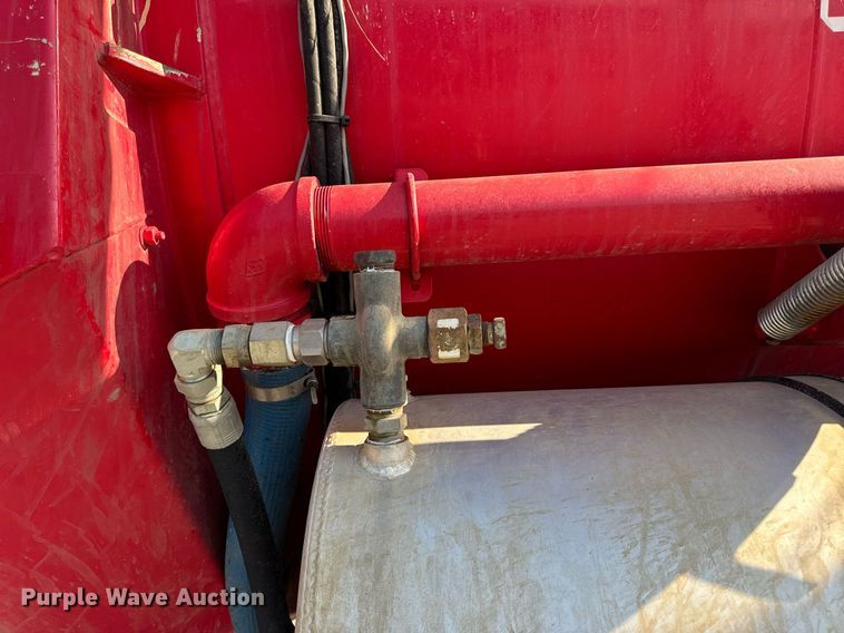 image for item DV1933 2004 Sterling L7500 sewer jetter truck