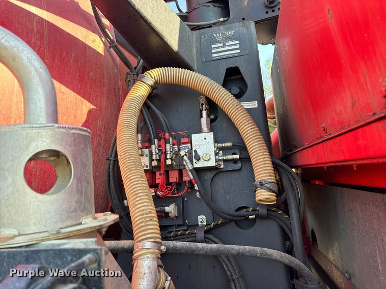 image for item DV1933 2004 Sterling L7500 sewer jetter truck