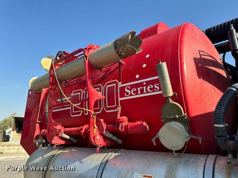 image for item DV1933 2004 Sterling L7500 sewer jetter truck