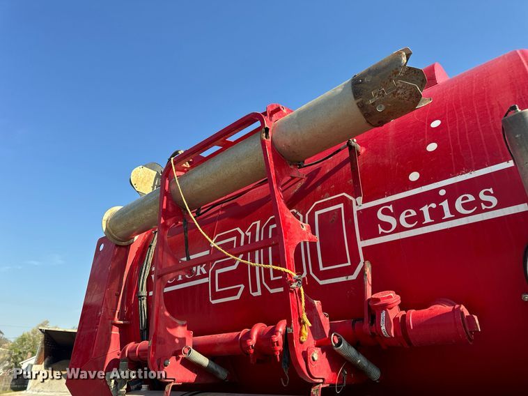 image for item DV1933 2004 Sterling L7500 sewer jetter truck