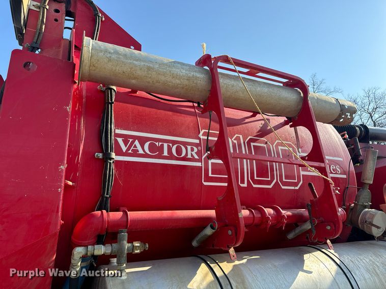 image for item DV1933 2004 Sterling L7500 sewer jetter truck