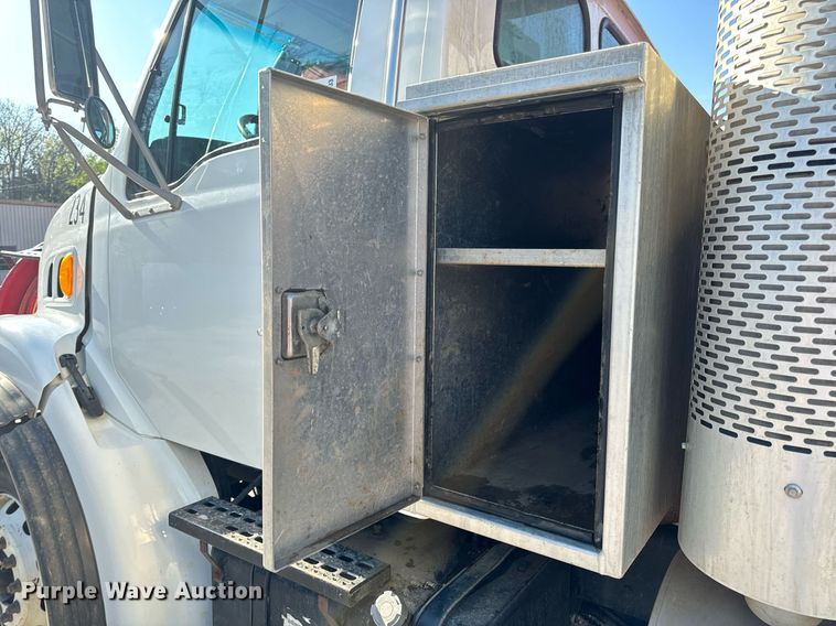 image for item DV1933 2004 Sterling L7500 sewer jetter truck