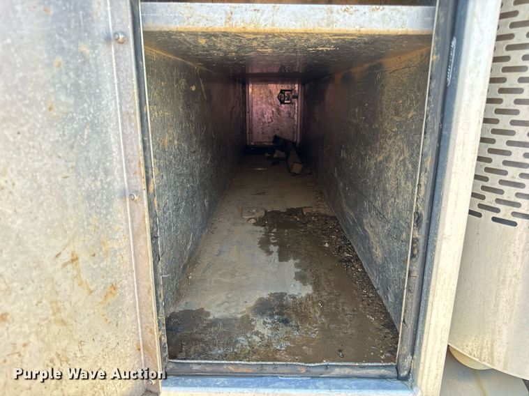 image for item DV1933 2004 Sterling L7500 sewer jetter truck