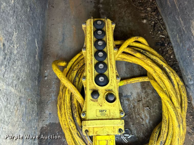 image for item DV1933 2004 Sterling L7500 sewer jetter truck