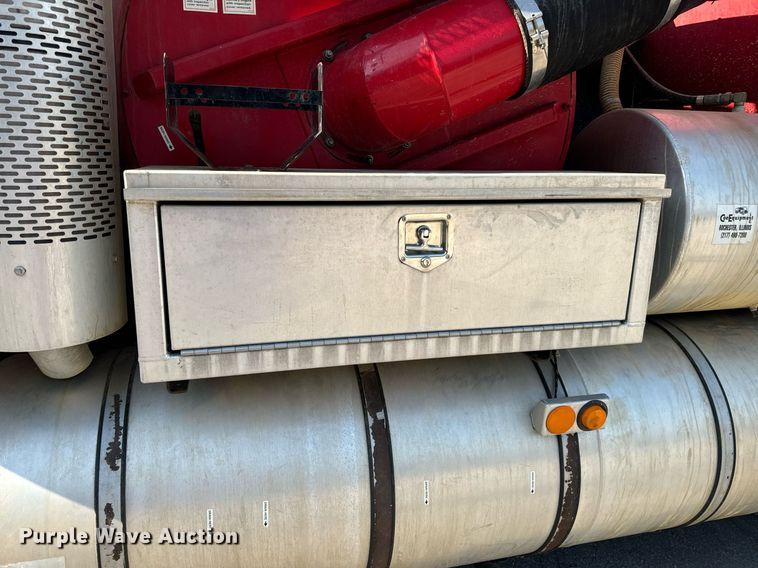 image for item DV1933 2004 Sterling L7500 sewer jetter truck