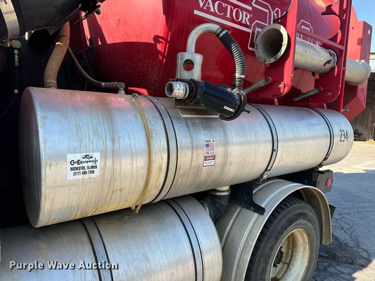 image for item DV1933 2004 Sterling L7500 sewer jetter truck