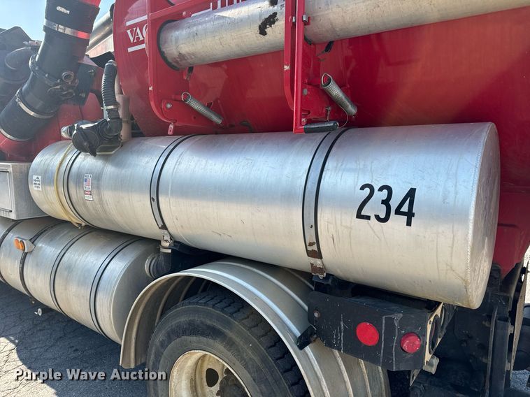 image for item DV1933 2004 Sterling L7500 sewer jetter truck