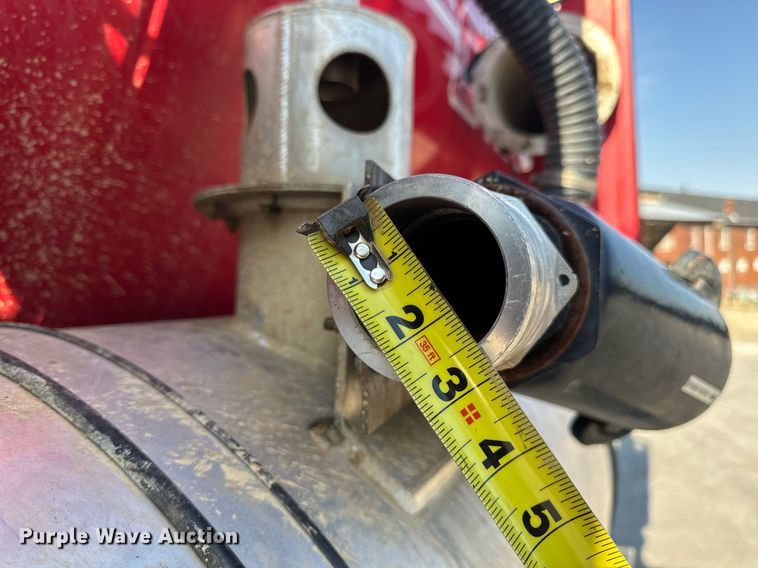 image for item DV1933 2004 Sterling L7500 sewer jetter truck