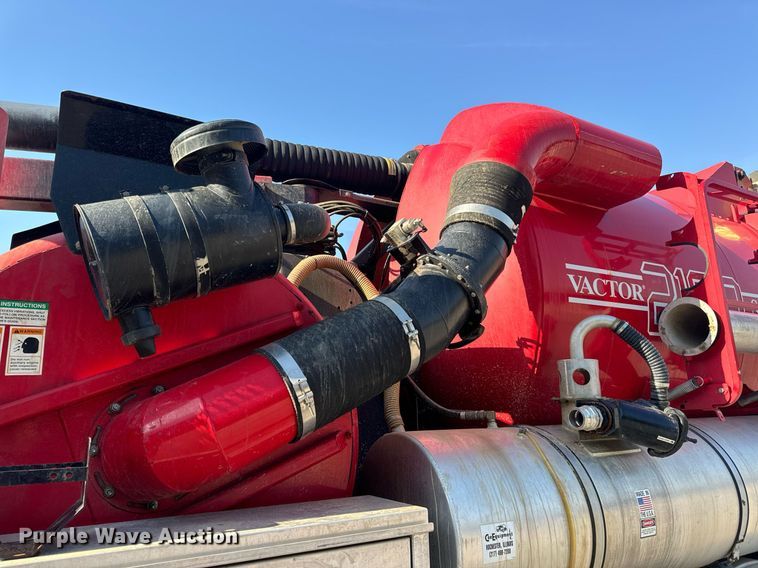 image for item DV1933 2004 Sterling L7500 sewer jetter truck