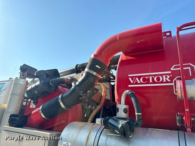 image for item DV1933 2004 Sterling L7500 sewer jetter truck