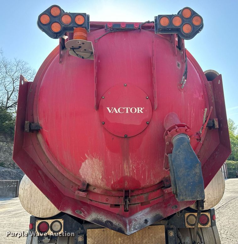 image for item DV1933 2004 Sterling L7500 sewer jetter truck