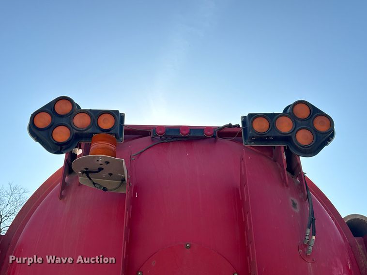 image for item DV1933 2004 Sterling L7500 sewer jetter truck