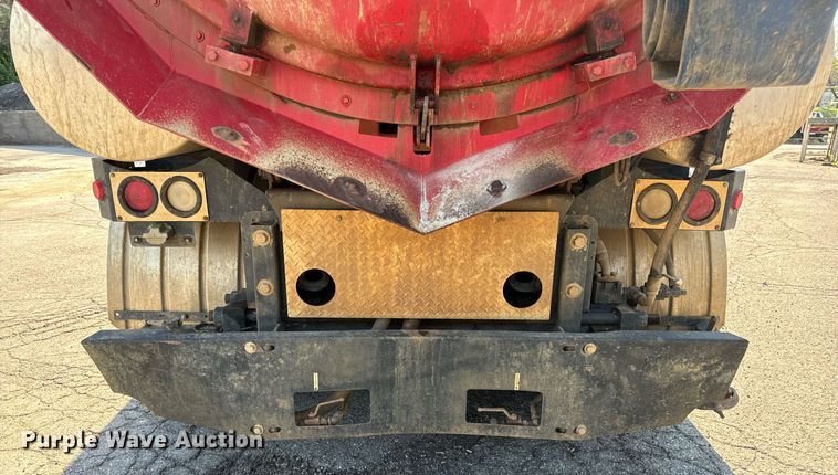 image for item DV1933 2004 Sterling L7500 sewer jetter truck