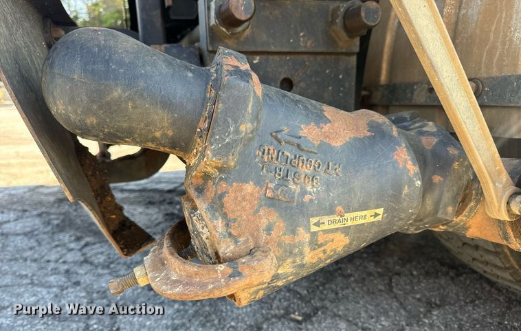 image for item DV1933 2004 Sterling L7500 sewer jetter truck