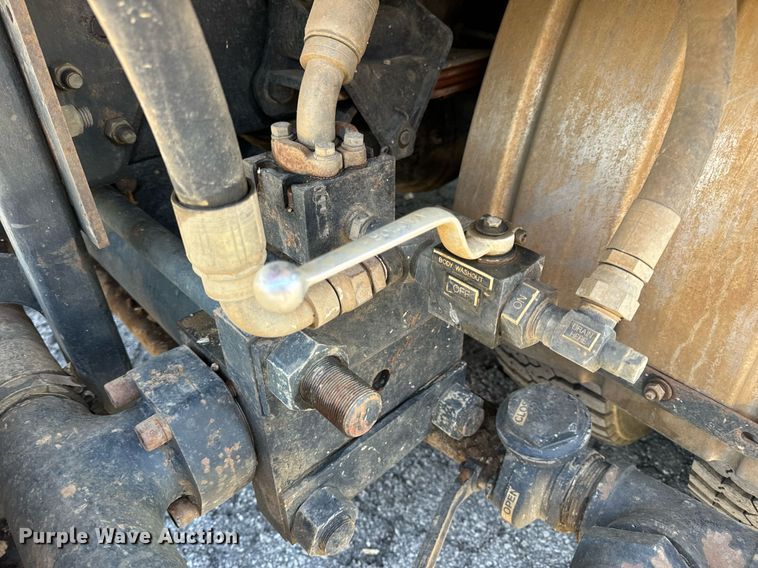 image for item DV1933 2004 Sterling L7500 sewer jetter truck