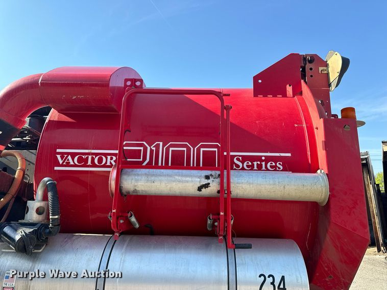 image for item DV1933 2004 Sterling L7500 sewer jetter truck