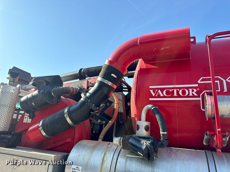 image for item DV1933 2004 Sterling L7500 sewer jetter truck