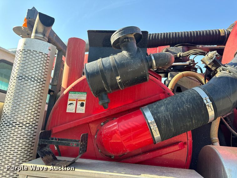 image for item DV1933 2004 Sterling L7500 sewer jetter truck