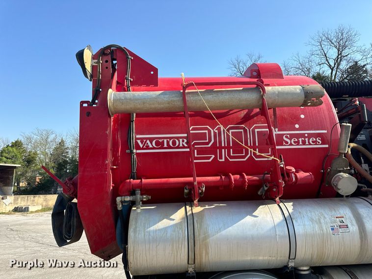 image for item DV1933 2004 Sterling L7500 sewer jetter truck