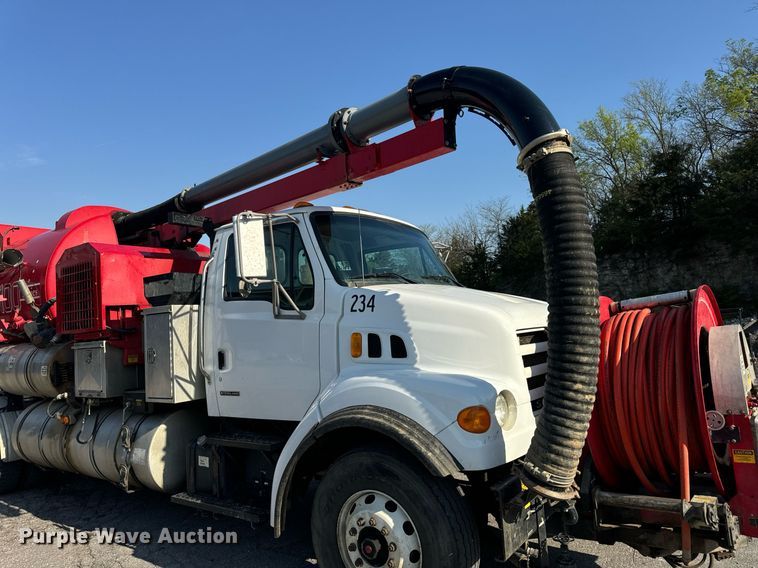 image for item DV1933 2004 Sterling L7500 sewer jetter truck