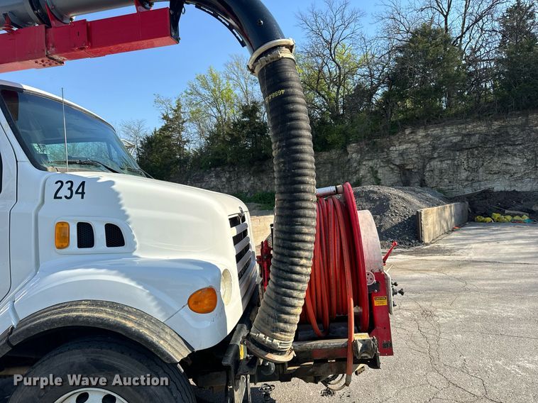 image for item DV1933 2004 Sterling L7500 sewer jetter truck