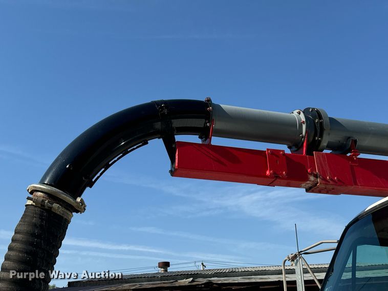 image for item DV1933 2004 Sterling L7500 sewer jetter truck