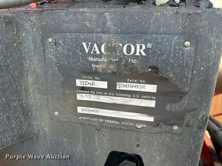 image for item DV1933 2004 Sterling L7500 sewer jetter truck