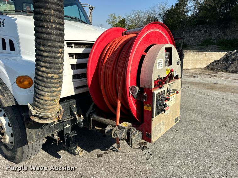 image for item DV1933 2004 Sterling L7500 sewer jetter truck