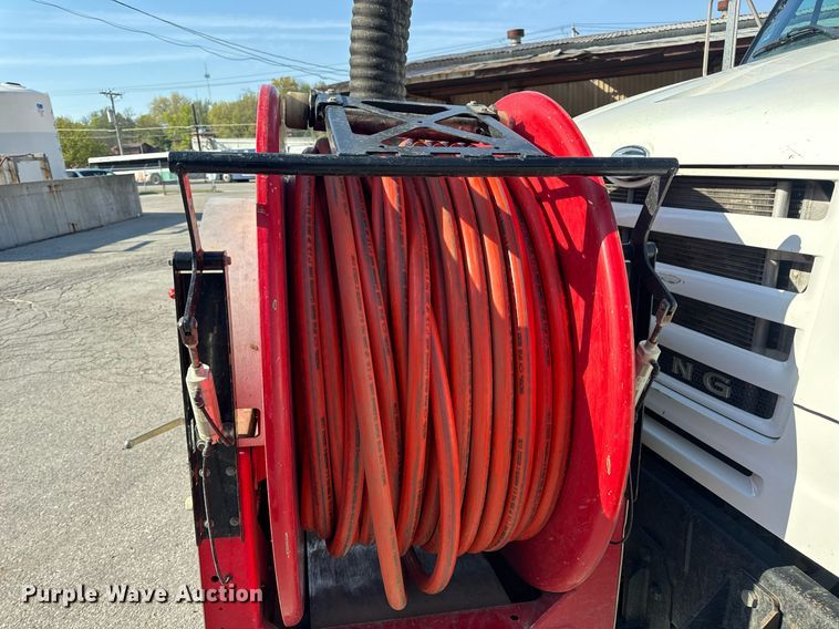 image for item DV1933 2004 Sterling L7500 sewer jetter truck