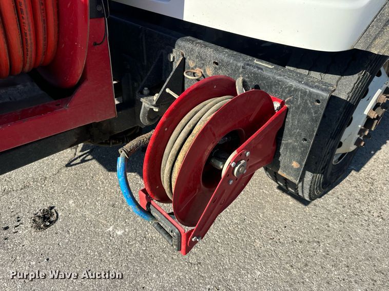 image for item DV1933 2004 Sterling L7500 sewer jetter truck