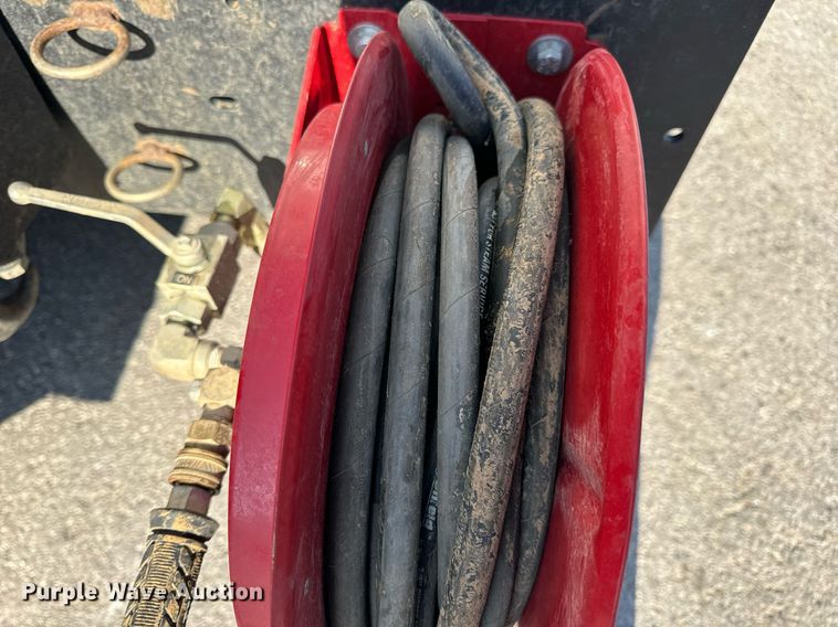 image for item DV1933 2004 Sterling L7500 sewer jetter truck