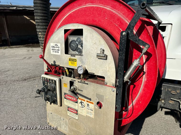 image for item DV1933 2004 Sterling L7500 sewer jetter truck