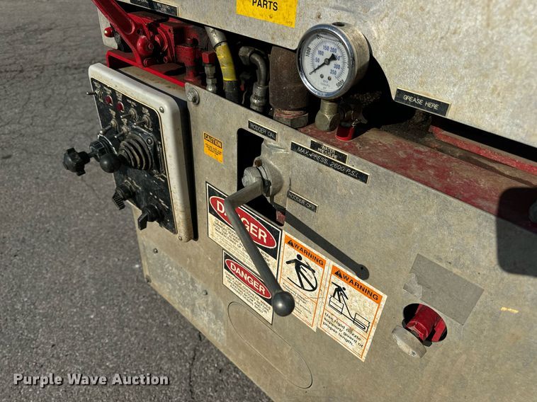 image for item DV1933 2004 Sterling L7500 sewer jetter truck