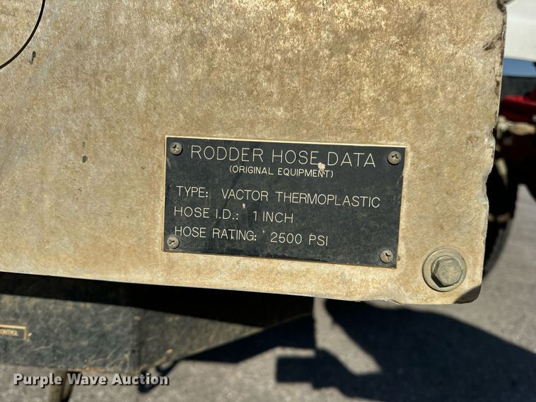 image for item DV1933 2004 Sterling L7500 sewer jetter truck