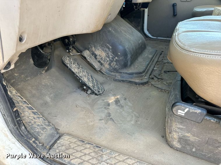 image for item DV1933 2004 Sterling L7500 sewer jetter truck