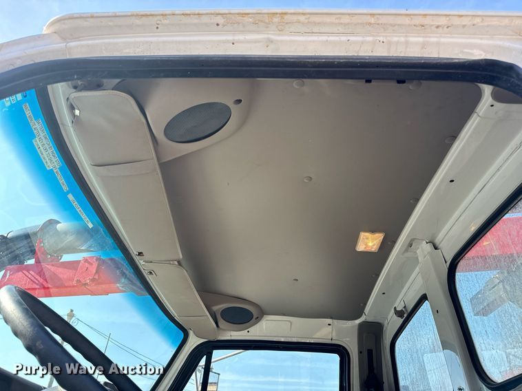 image for item DV1933 2004 Sterling L7500 sewer jetter truck