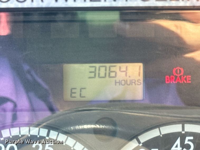 image for item DV1933 2004 Sterling L7500 sewer jetter truck