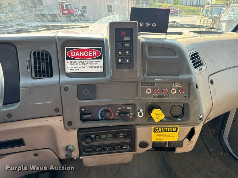 image for item DV1933 2004 Sterling L7500 sewer jetter truck