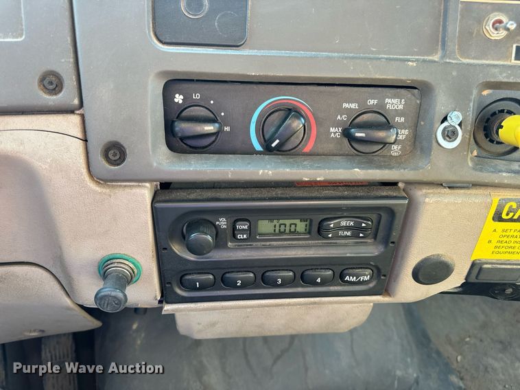 image for item DV1933 2004 Sterling L7500 sewer jetter truck