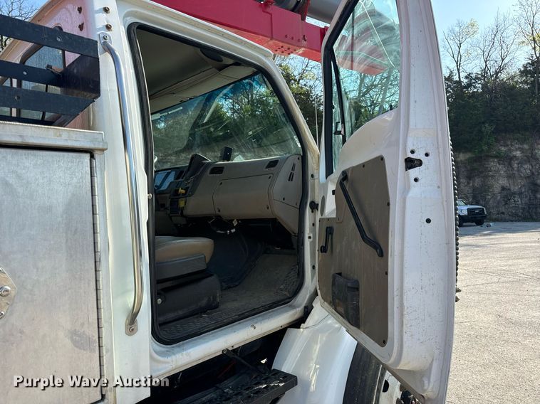 image for item DV1933 2004 Sterling L7500 sewer jetter truck