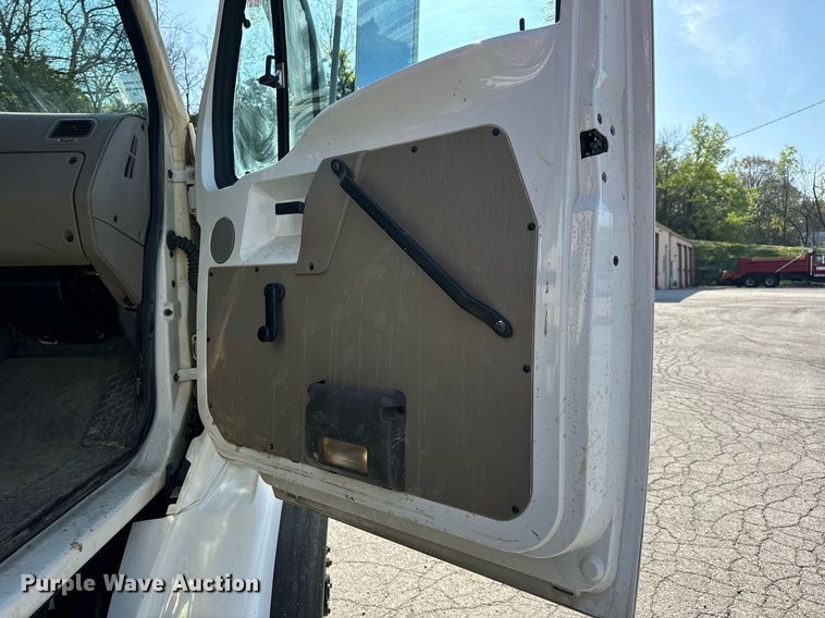 image for item DV1933 2004 Sterling L7500 sewer jetter truck